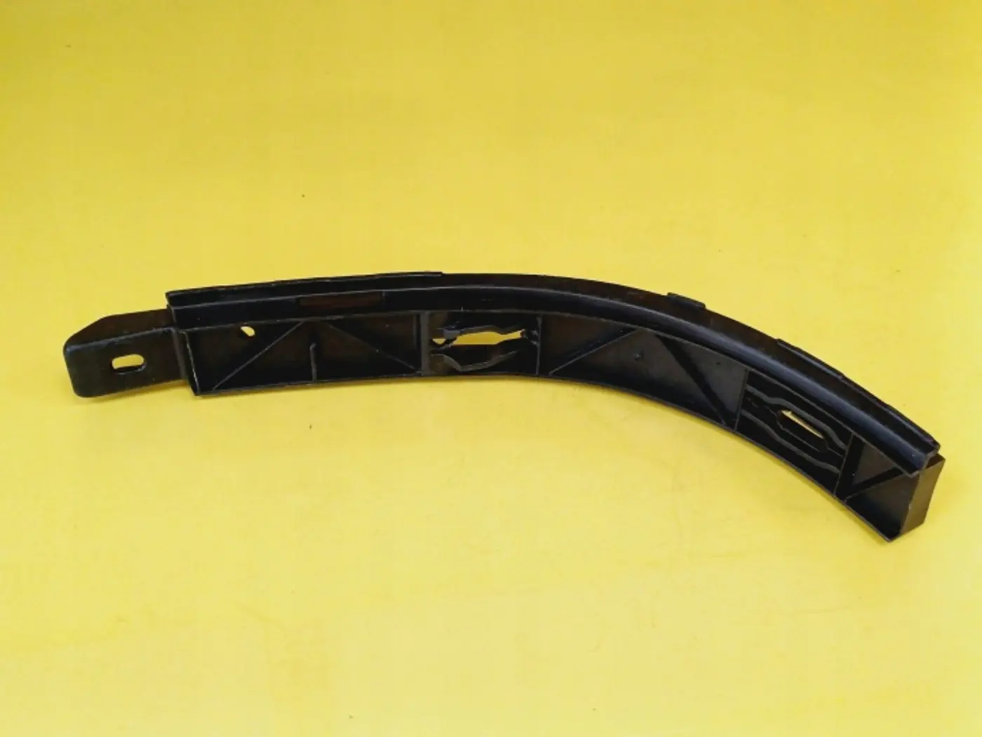 Кронштейн крепления бампера к Smart Forfour 2004