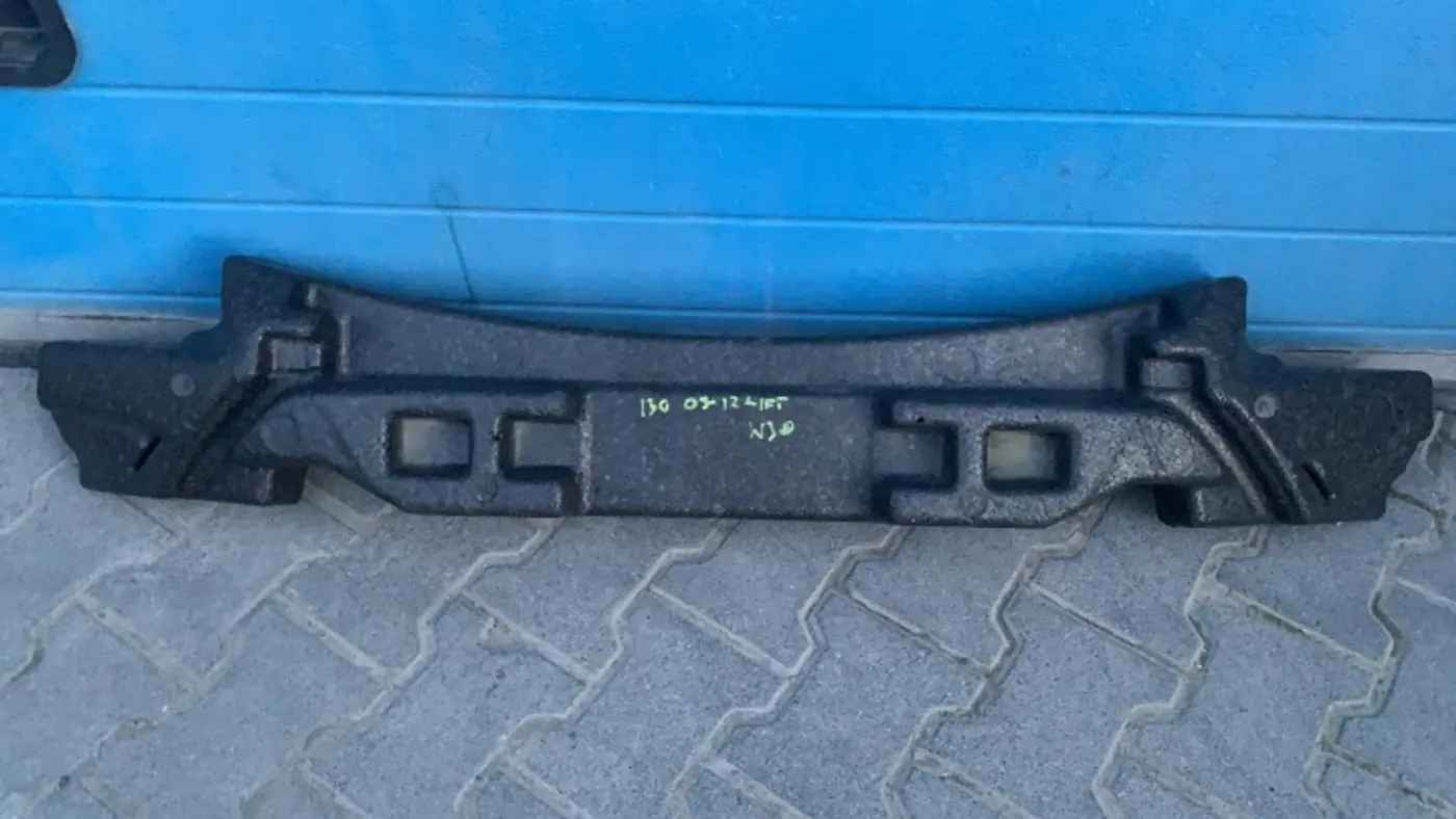 Абсорбер бампера к Hyundai i30 2010