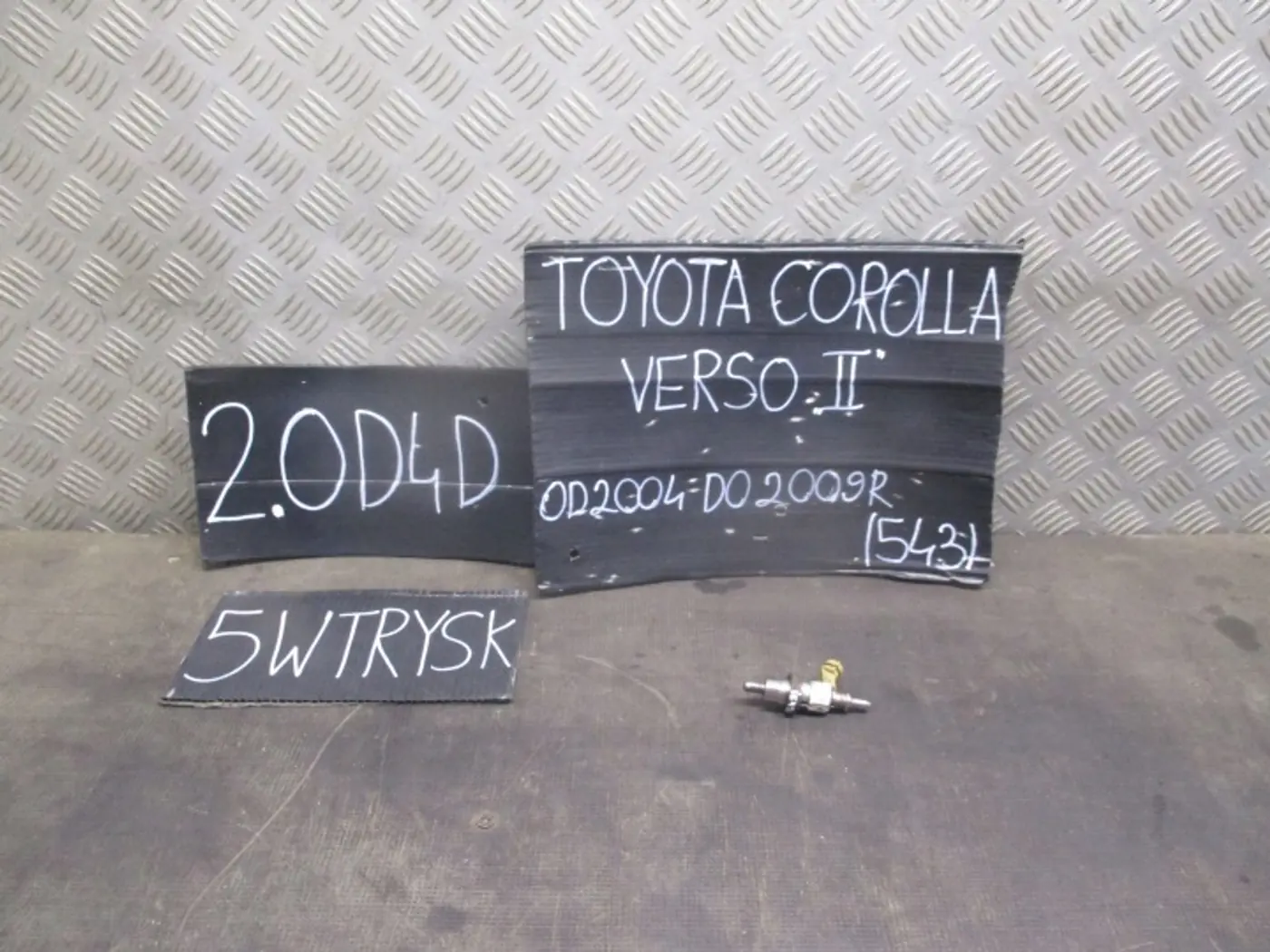 Форсунка к Toyota Corolla Verso 2001