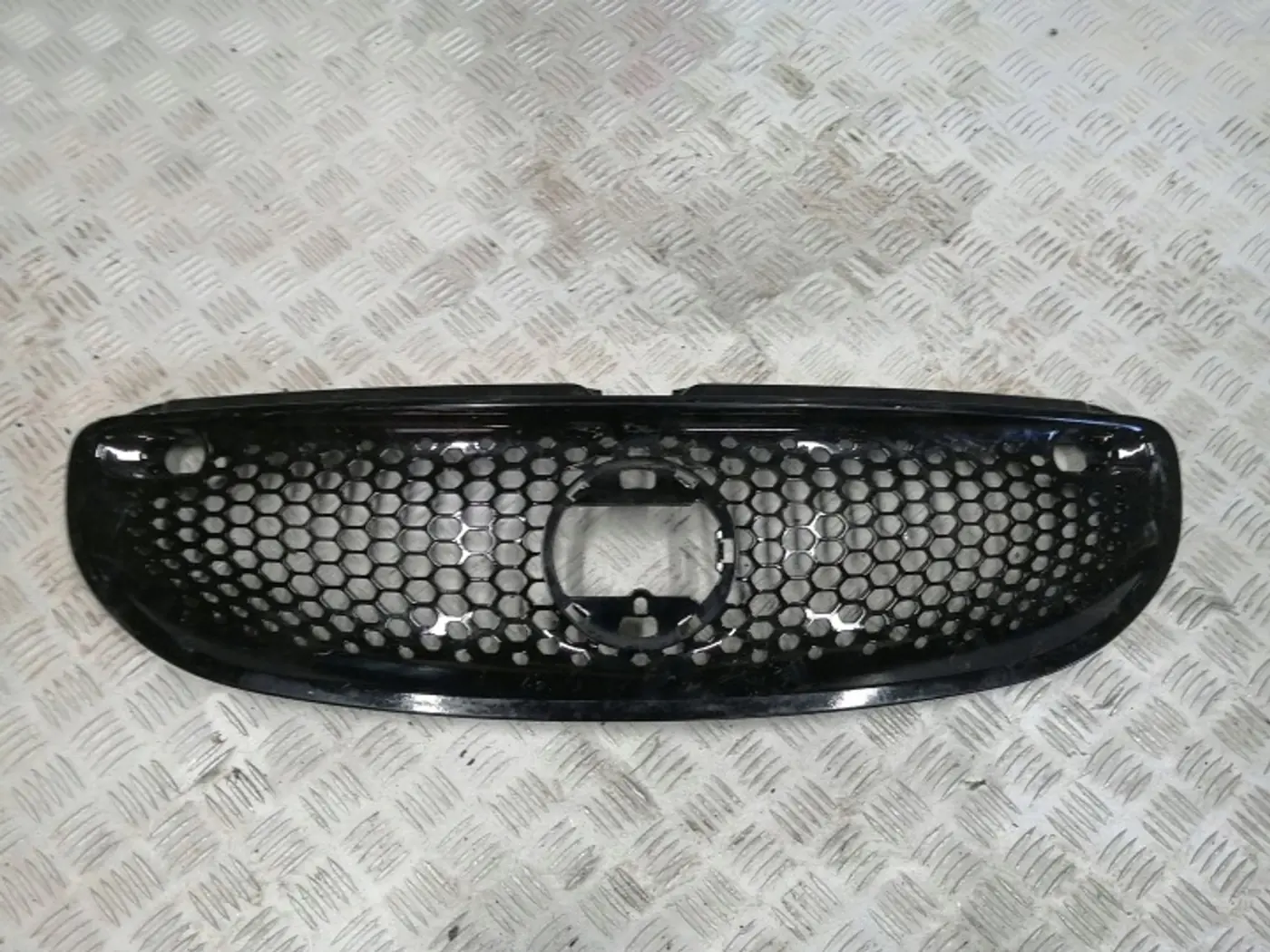 Решетка радиатора к Smart Fortwo 2015