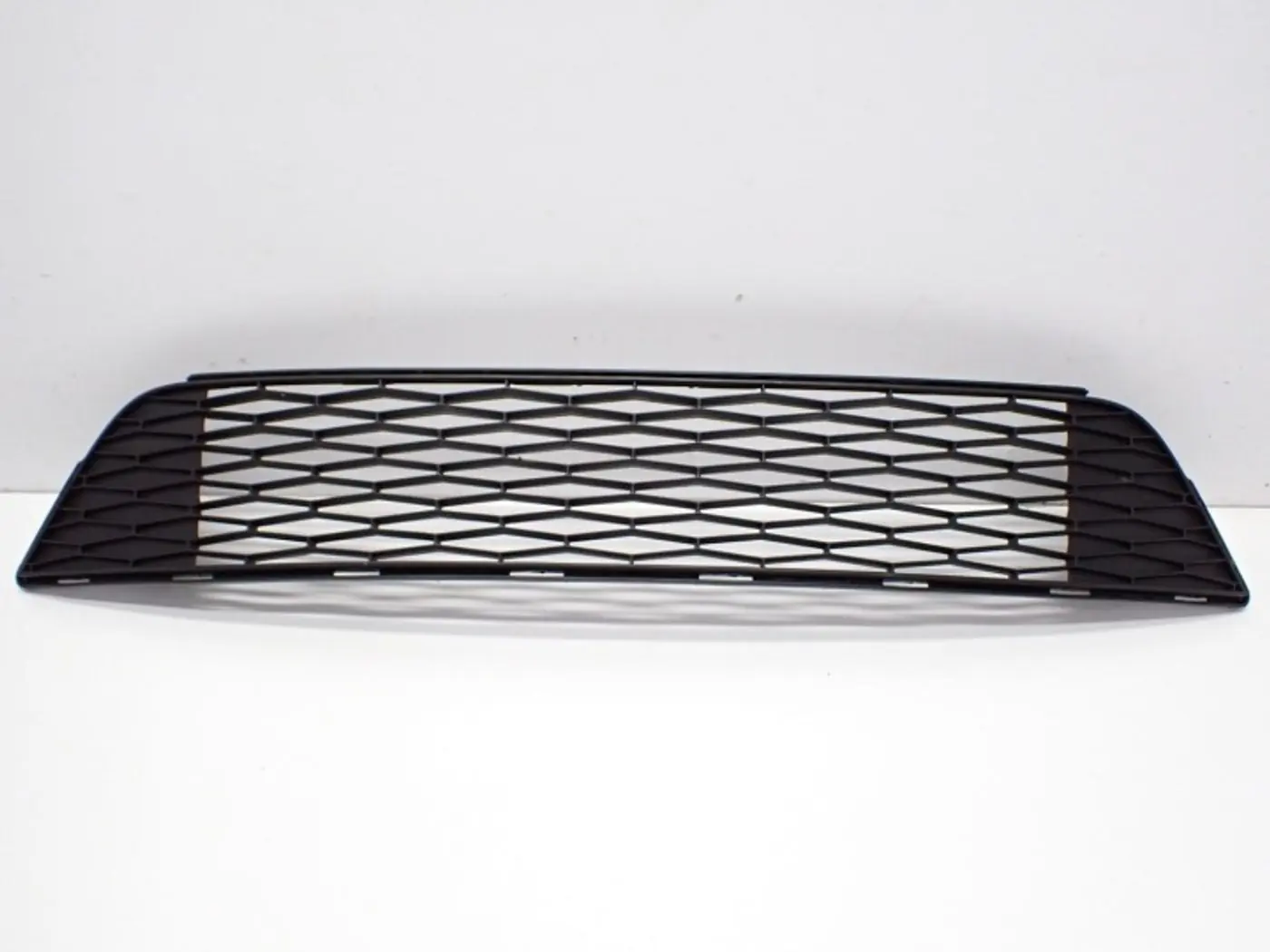 Решетка радиатора к SEAT Toledo 2012