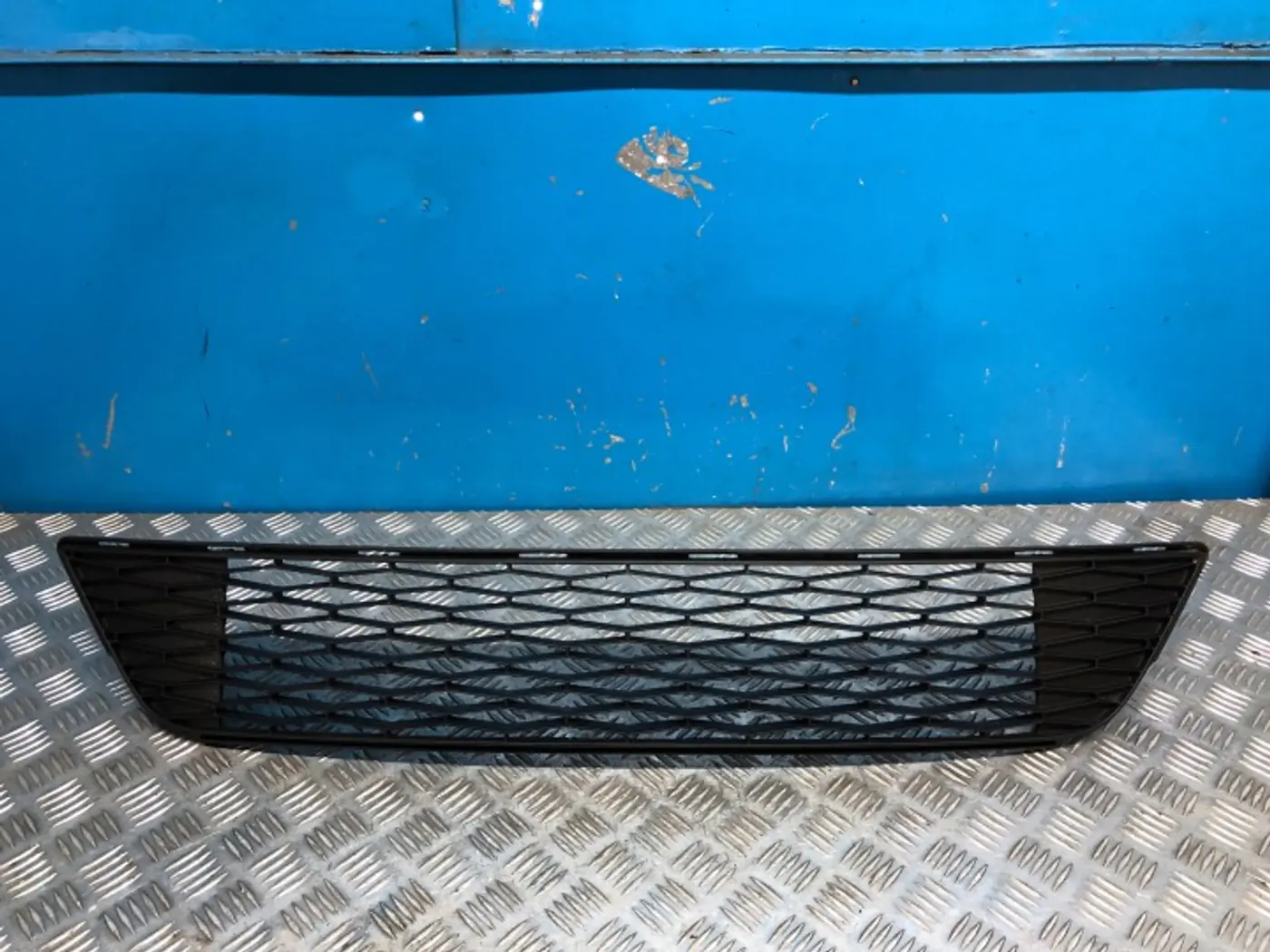 Решетка радиатора к SEAT Toledo 2012