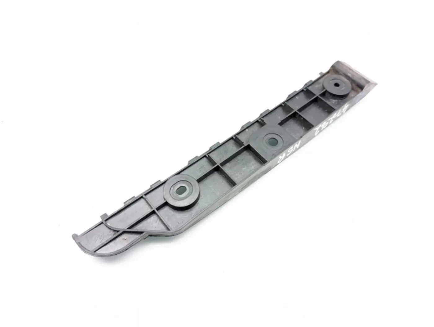 Кронштейн крепления бампера к MG 3 2013