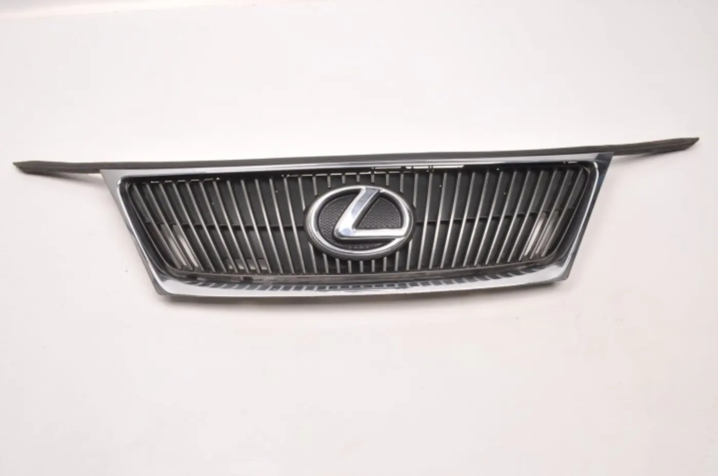 Решетка радиатора к Lexus IS 2005