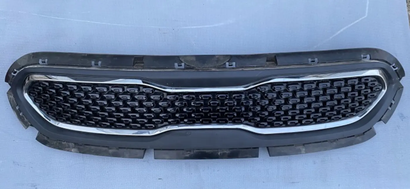 Решетка радиатора к Kia Niro 2016