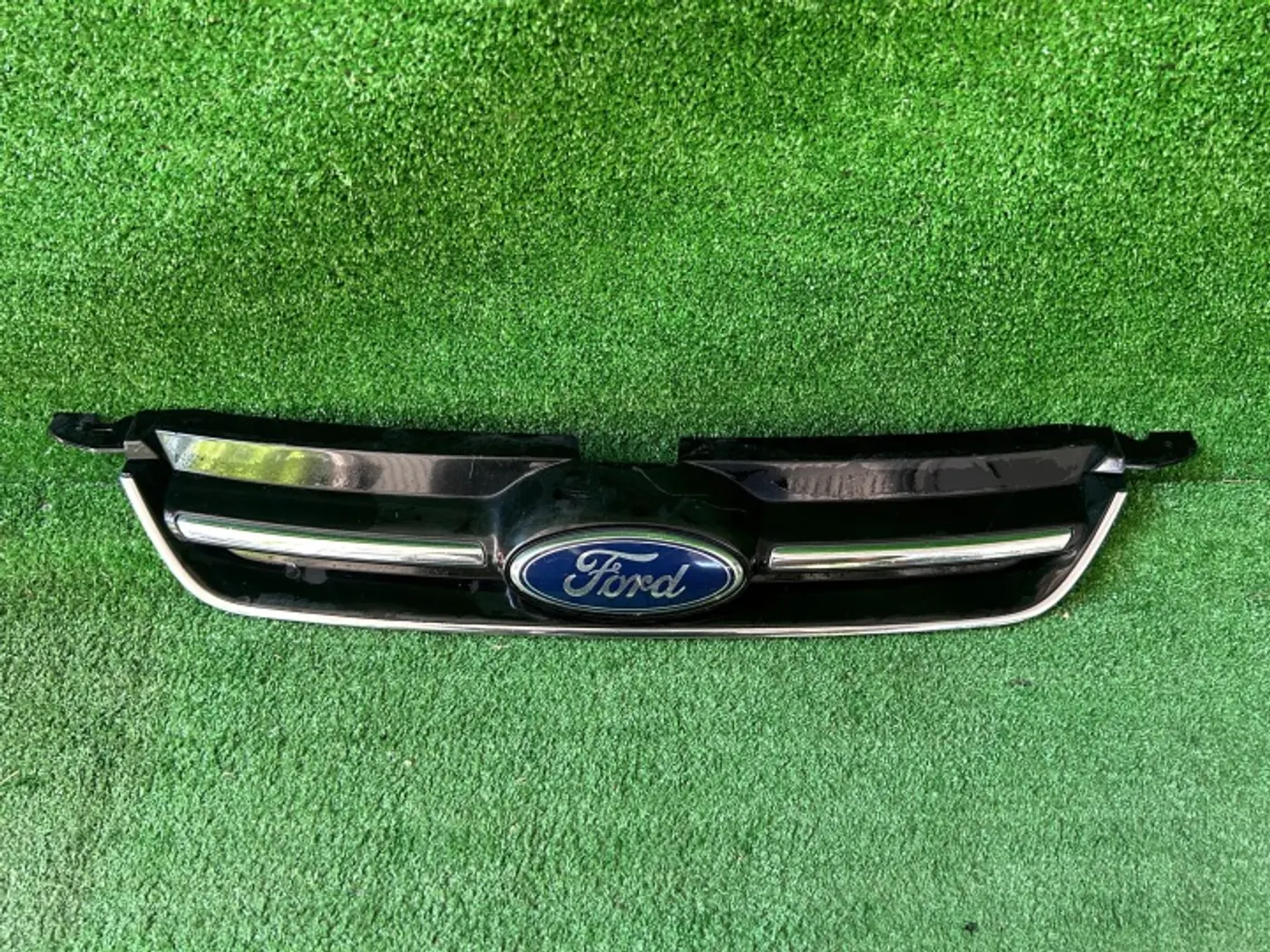 Решетка радиатора к Ford C-MAX 2010