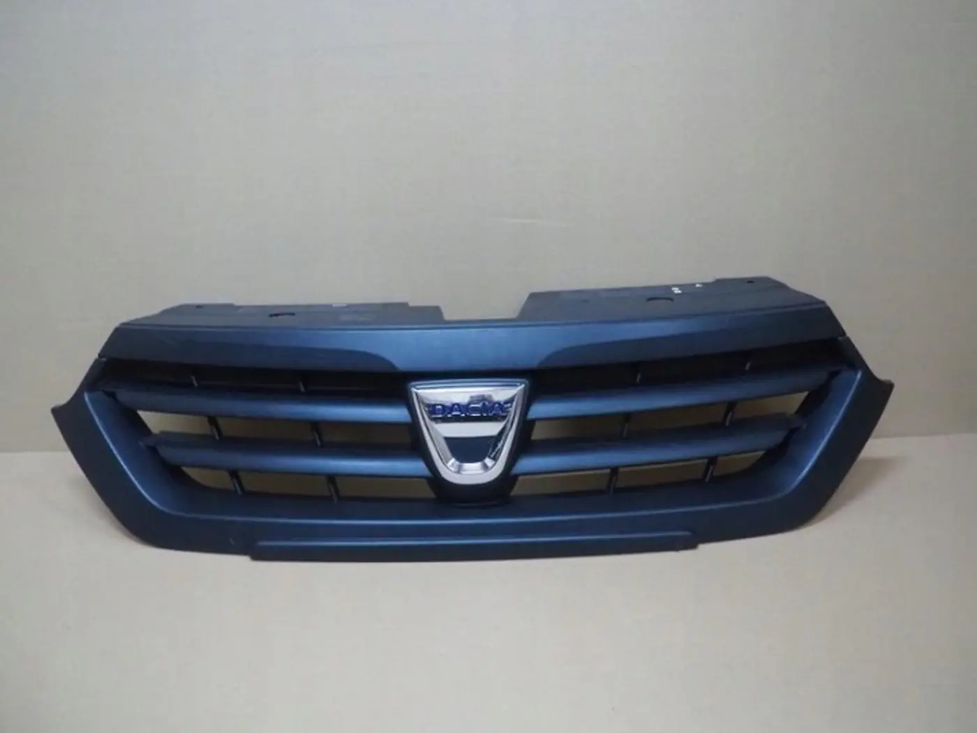 Решетка радиатора к Dacia Dokker 2012