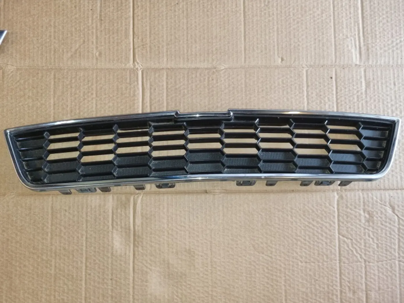 Решетка радиатора к Chevrolet Aveo 2012