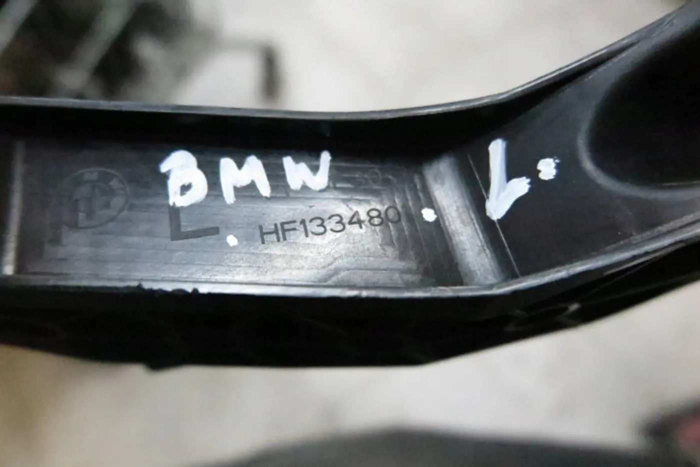 Кронштейн крепления бампера к BMW M3 2020