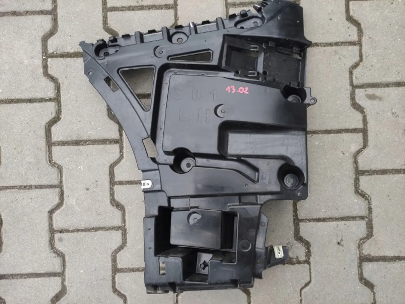 Кронштейн крепления бампера к BMW iX3 2020