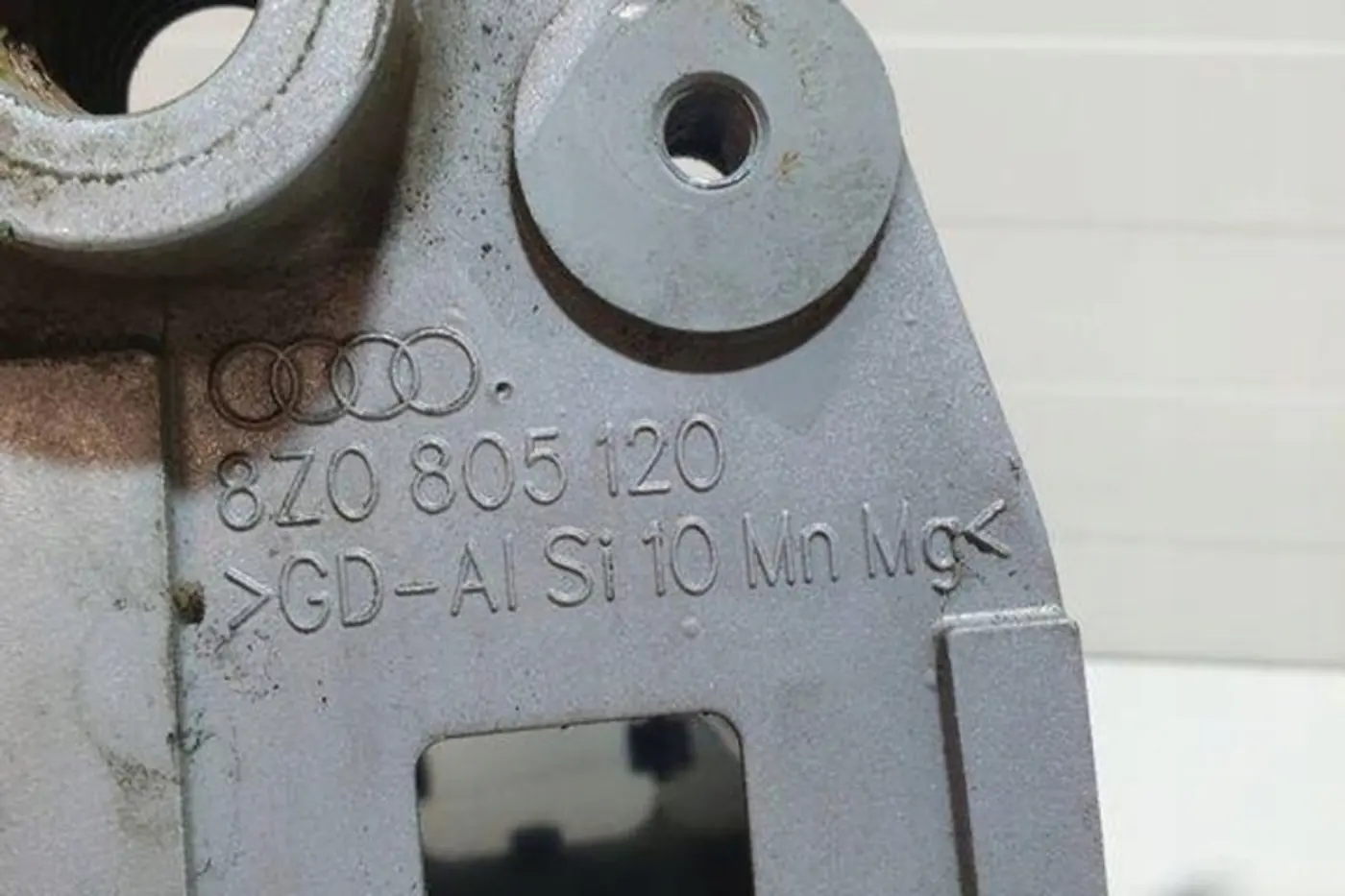 Кронштейн крепления бампера к Audi A2 1999