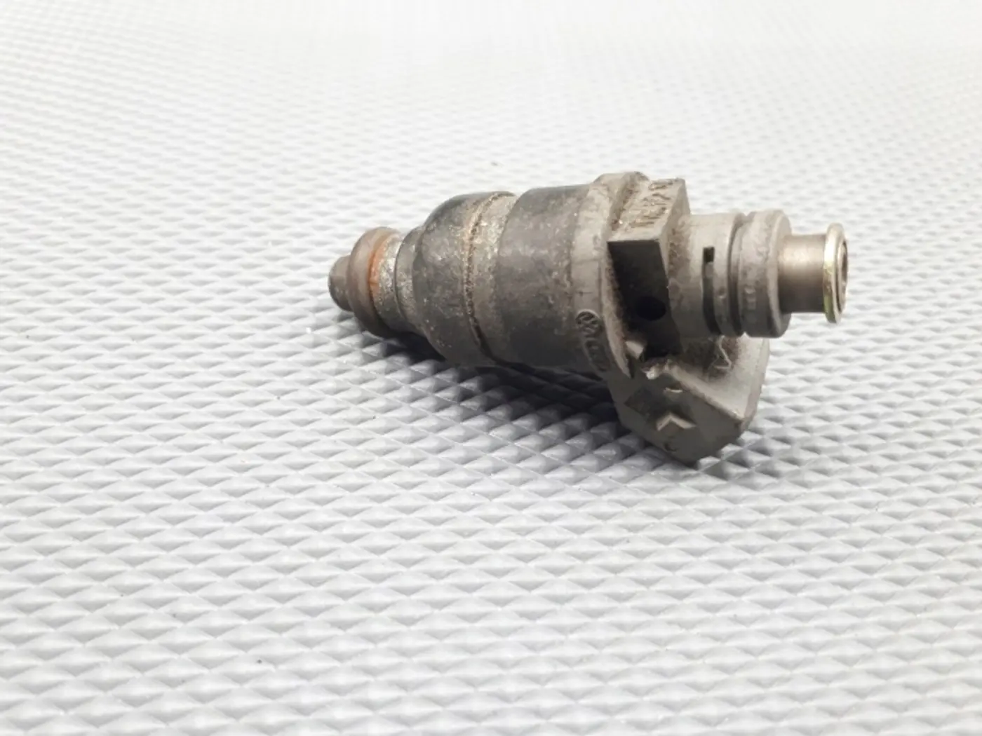 Форсунка к Audi A3 1996