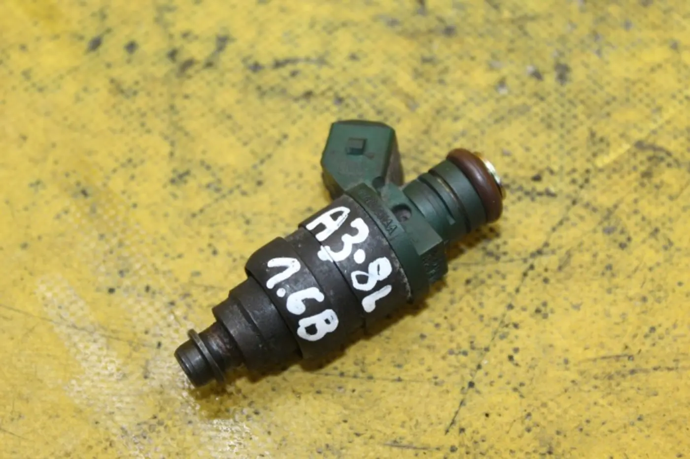 Форсунка к Audi A3 1996