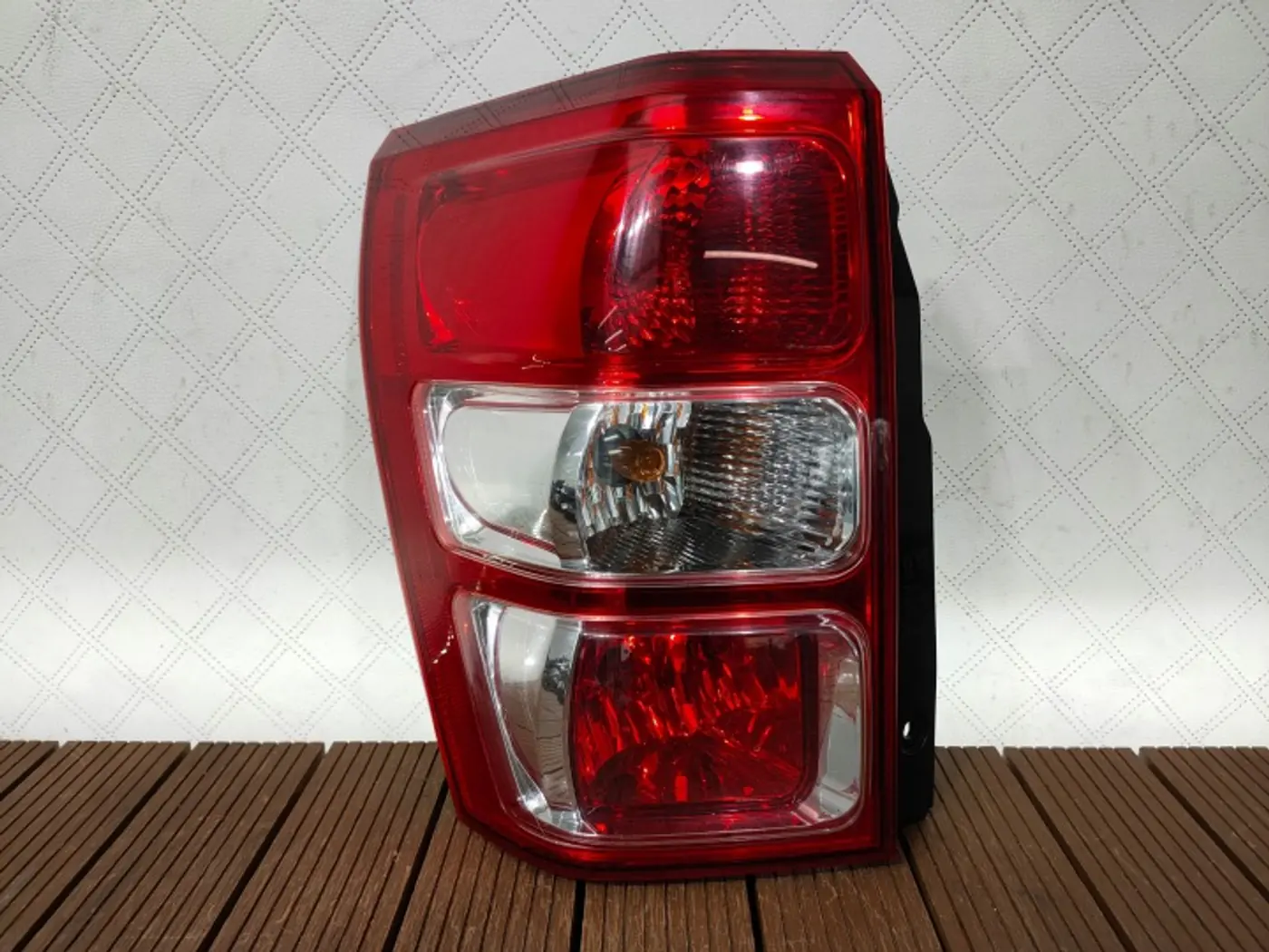 Фонарь задний левый к Suzuki Vitara 2014