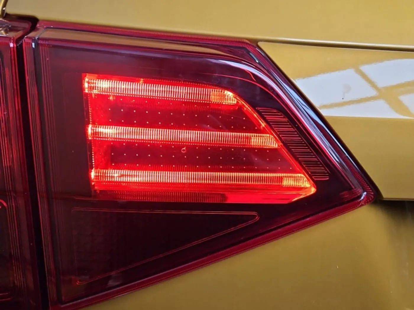 Фонарь задний левый к Suzuki Vitara 2014
