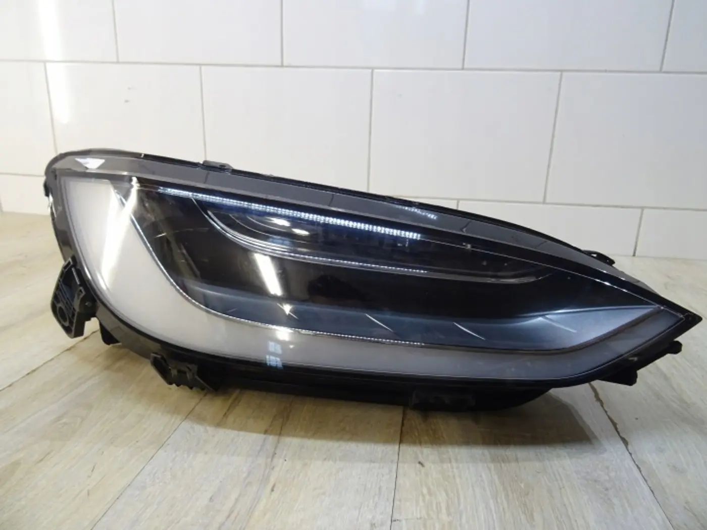 Фара правая к Tesla Model X 2015