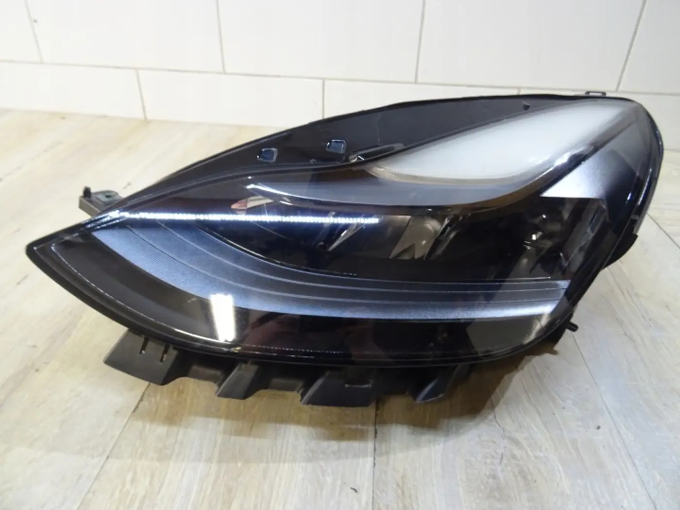 Фара левая к Tesla Model 3 2017