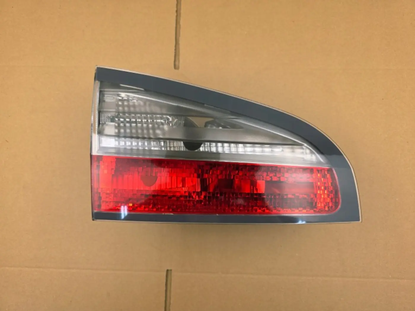 Фонарь задний левый к Ford S-MAX 2006