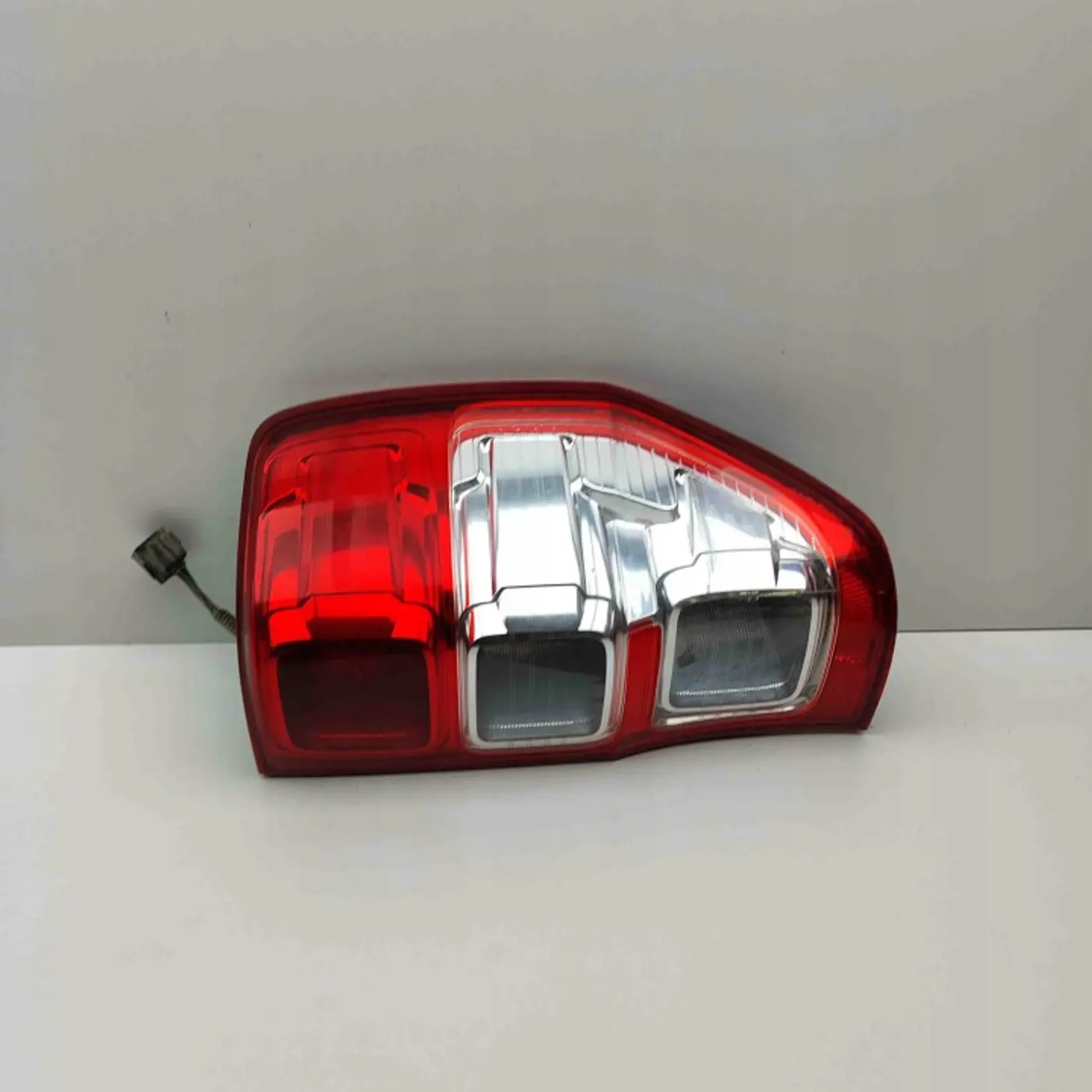 Фонарь задний правый к Ford Ranger 2011