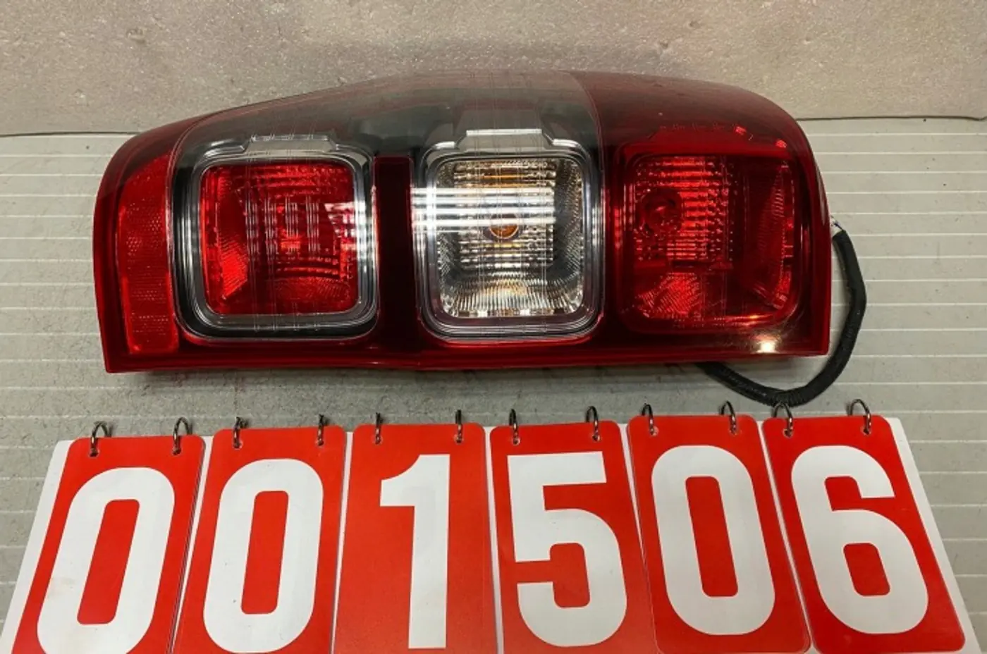 Фонарь задний левый к Ford Ranger 2011