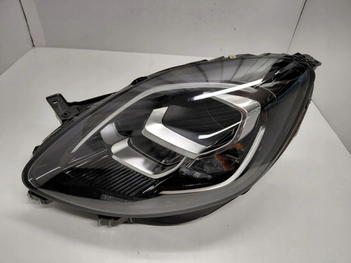 Фара левая к Ford Puma 2019