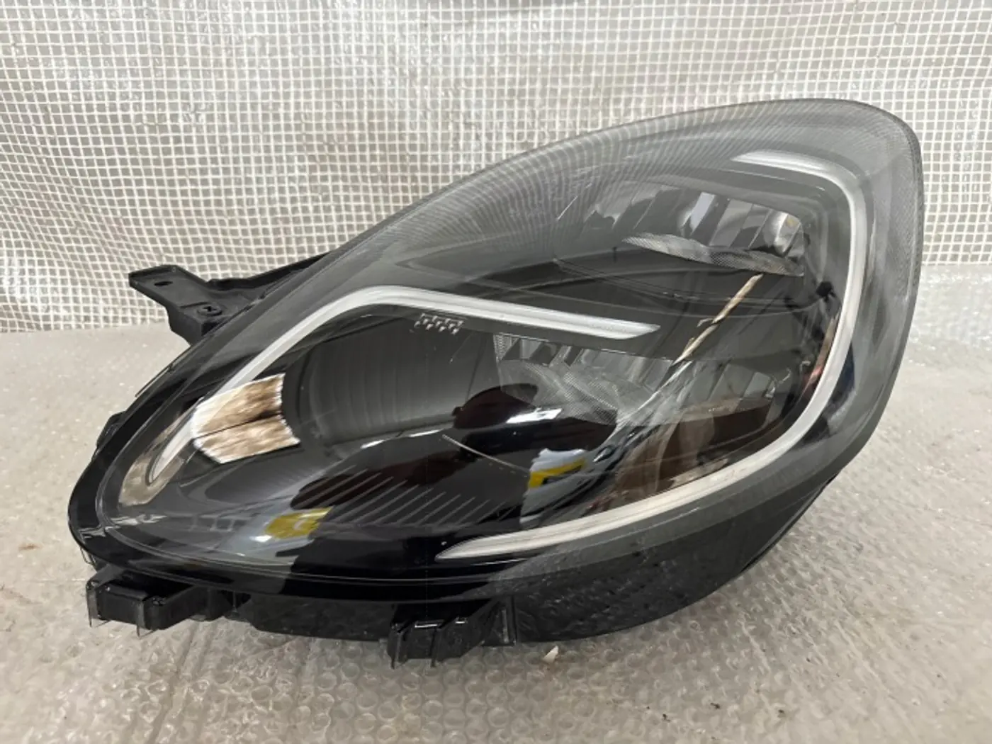 Фара левая к Ford Puma 2019
