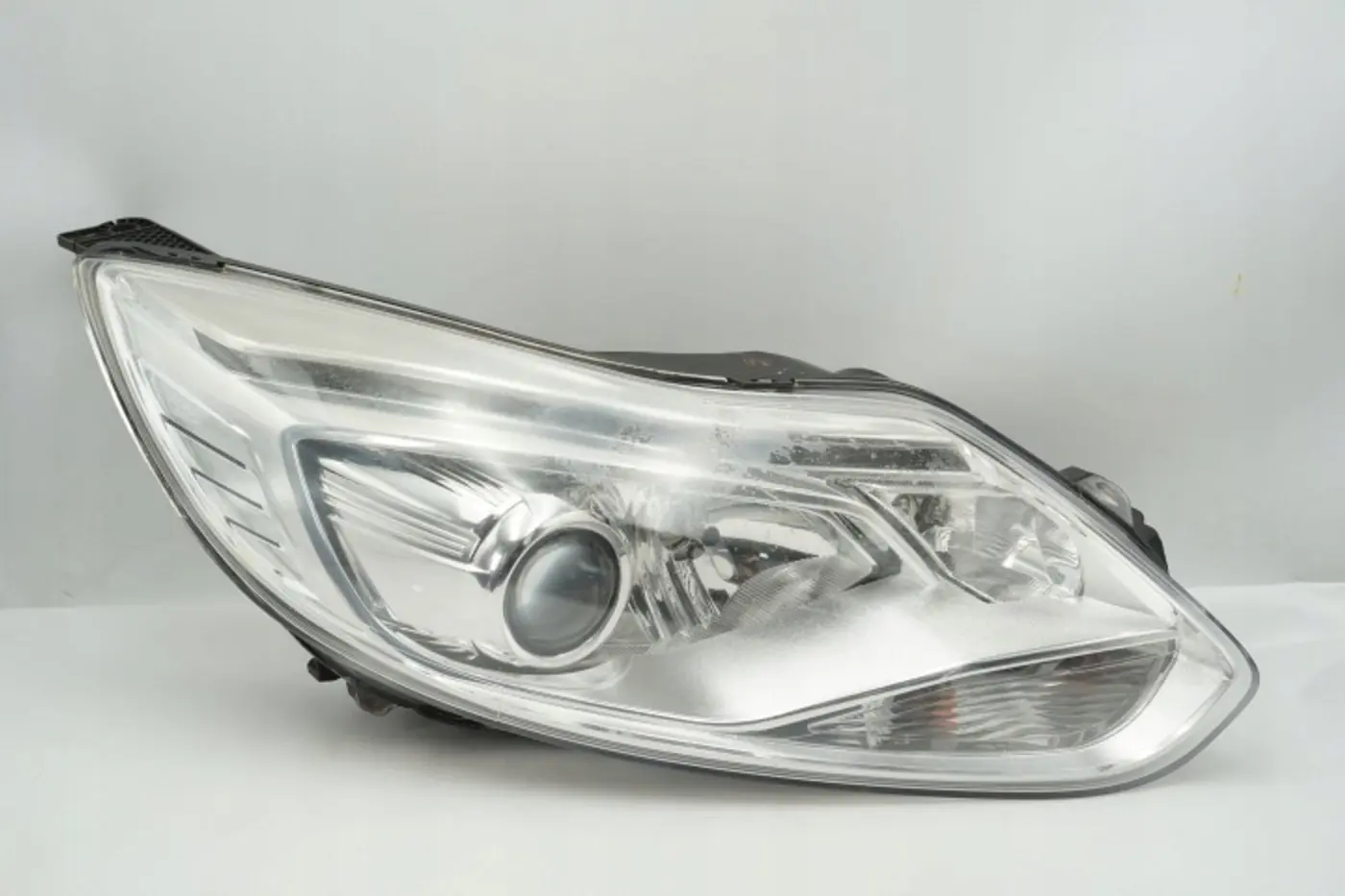Фара правая к Ford Focus 2011