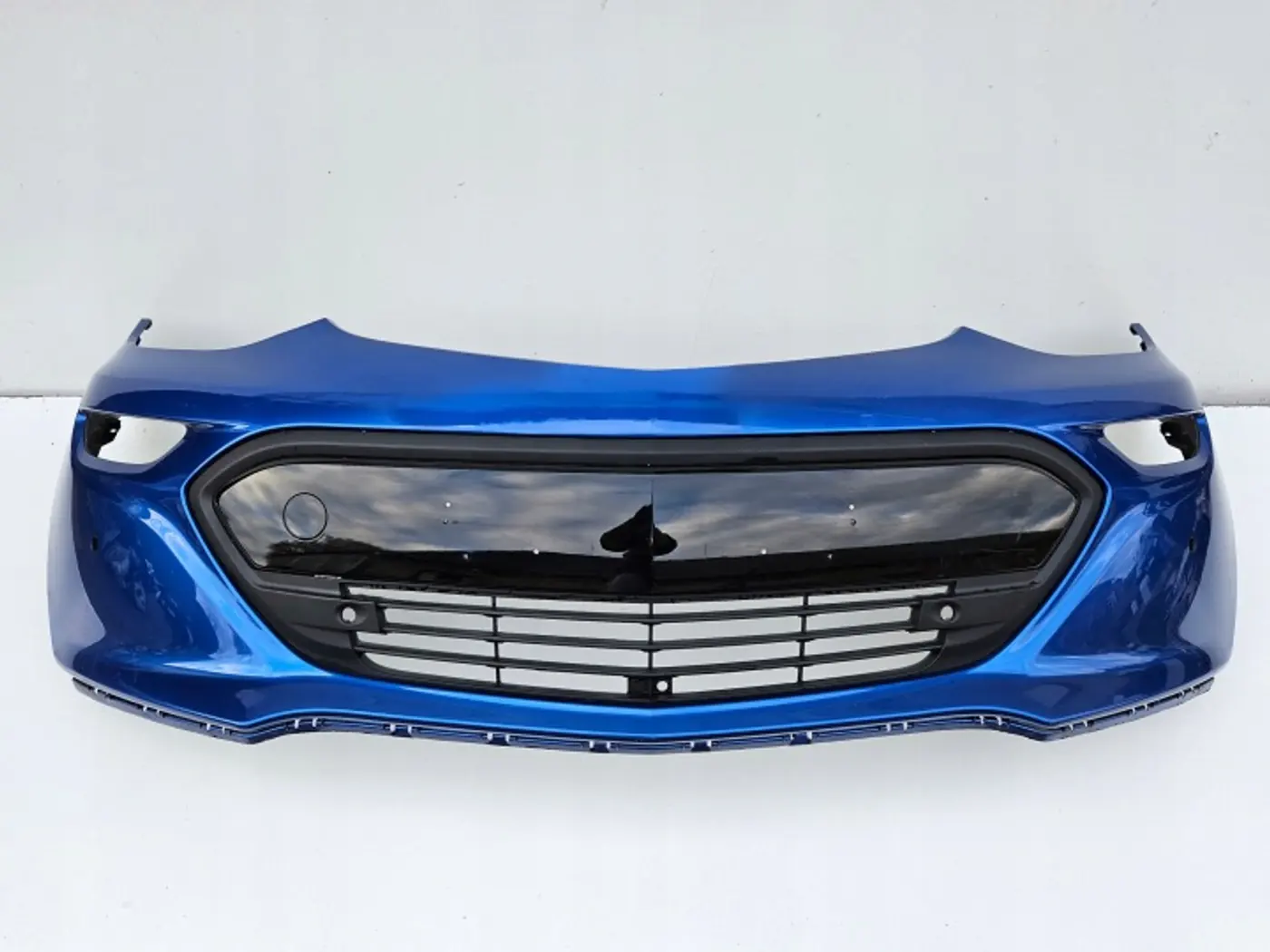 Бампер передний к Chevrolet Bolt 2016