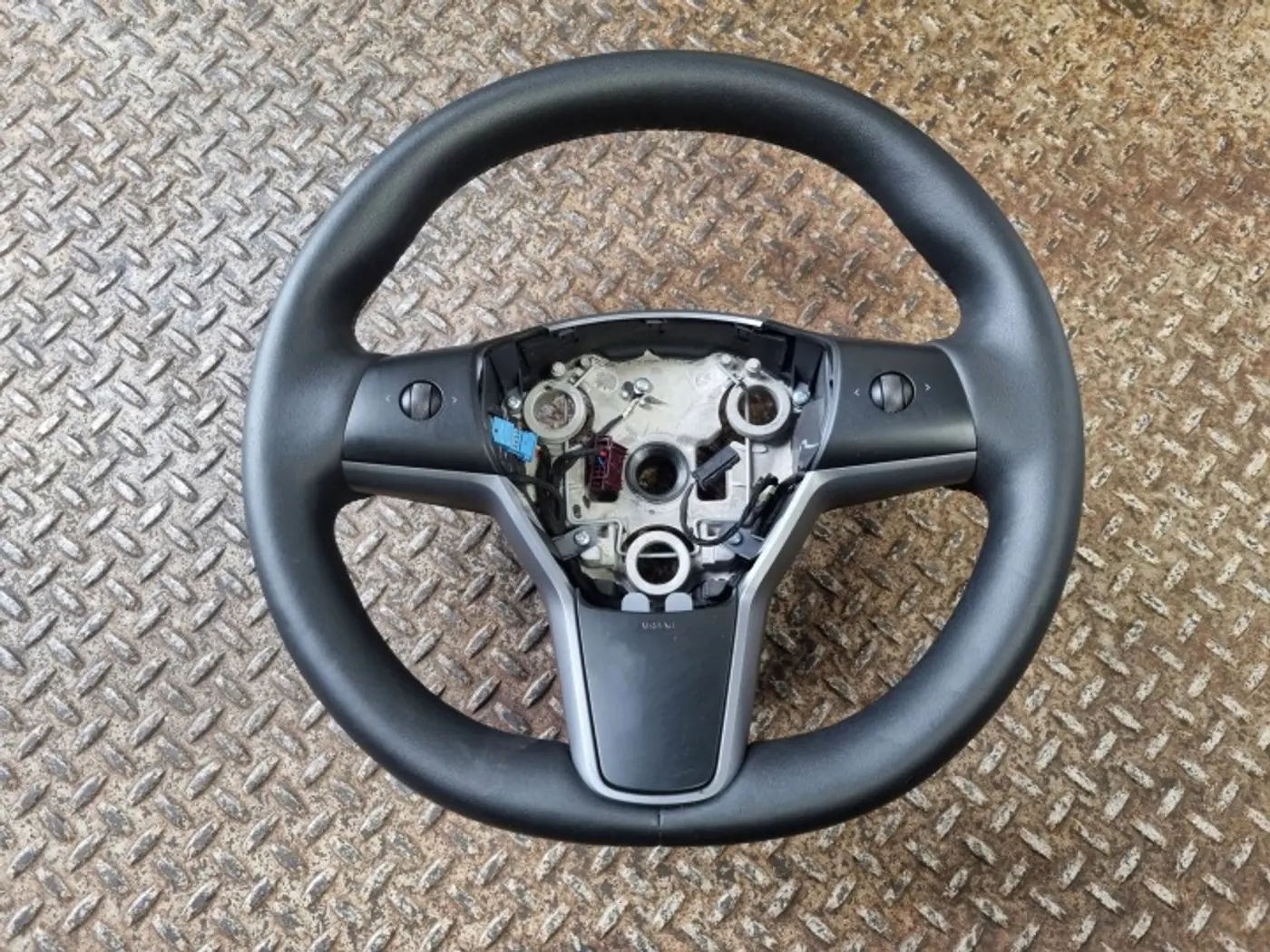 Руль к Tesla Model Y 2020