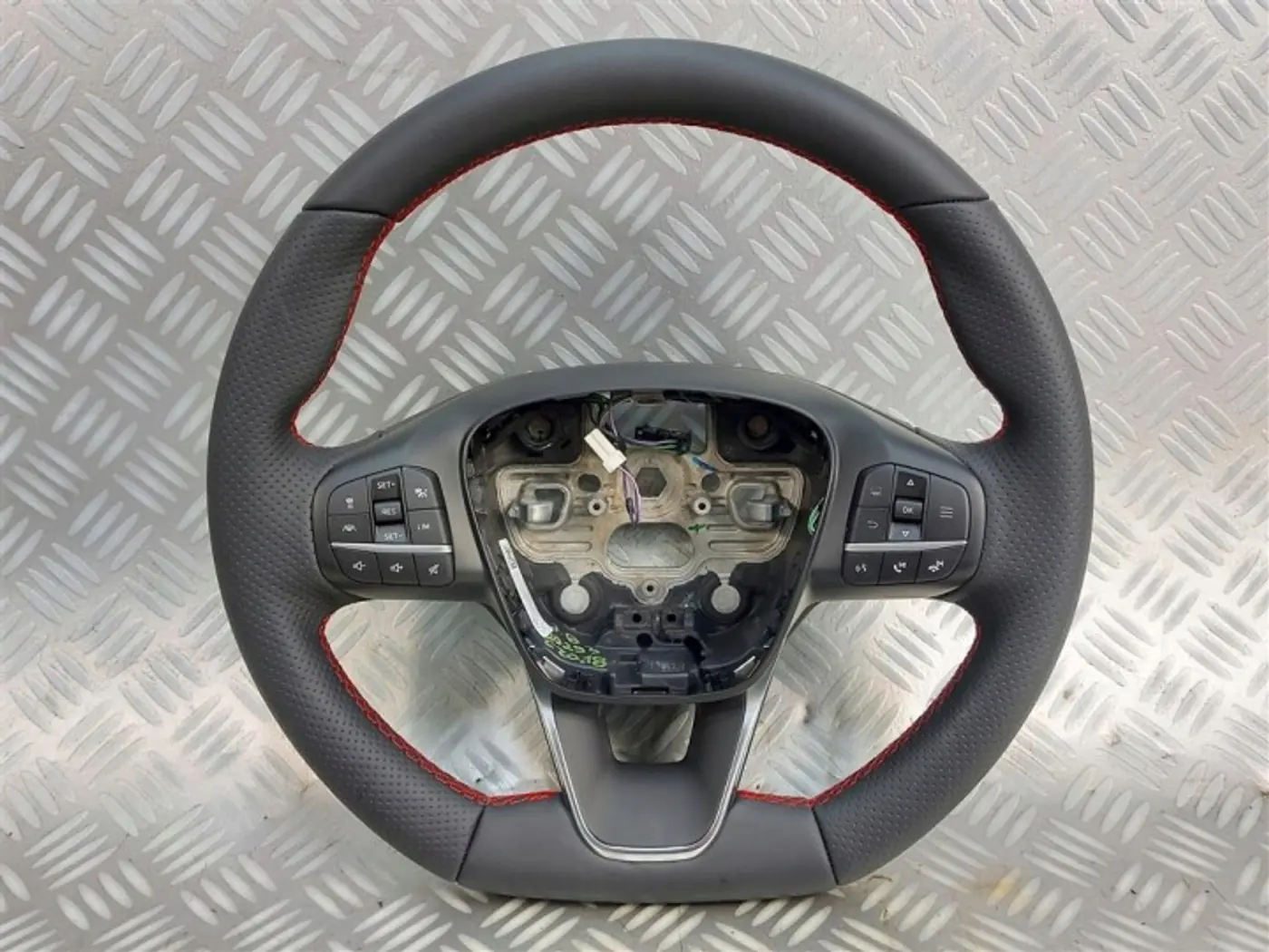 Руль к Ford Escape 2013