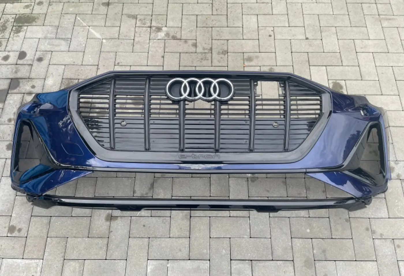Бампер передний к Audi e-tron S 2020
