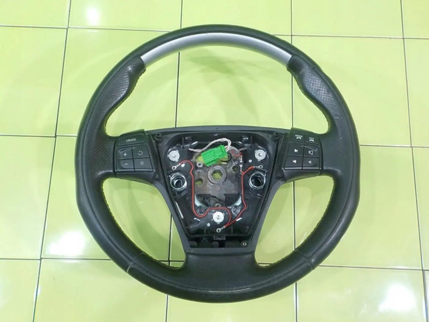 Руль к Volvo C70 2005