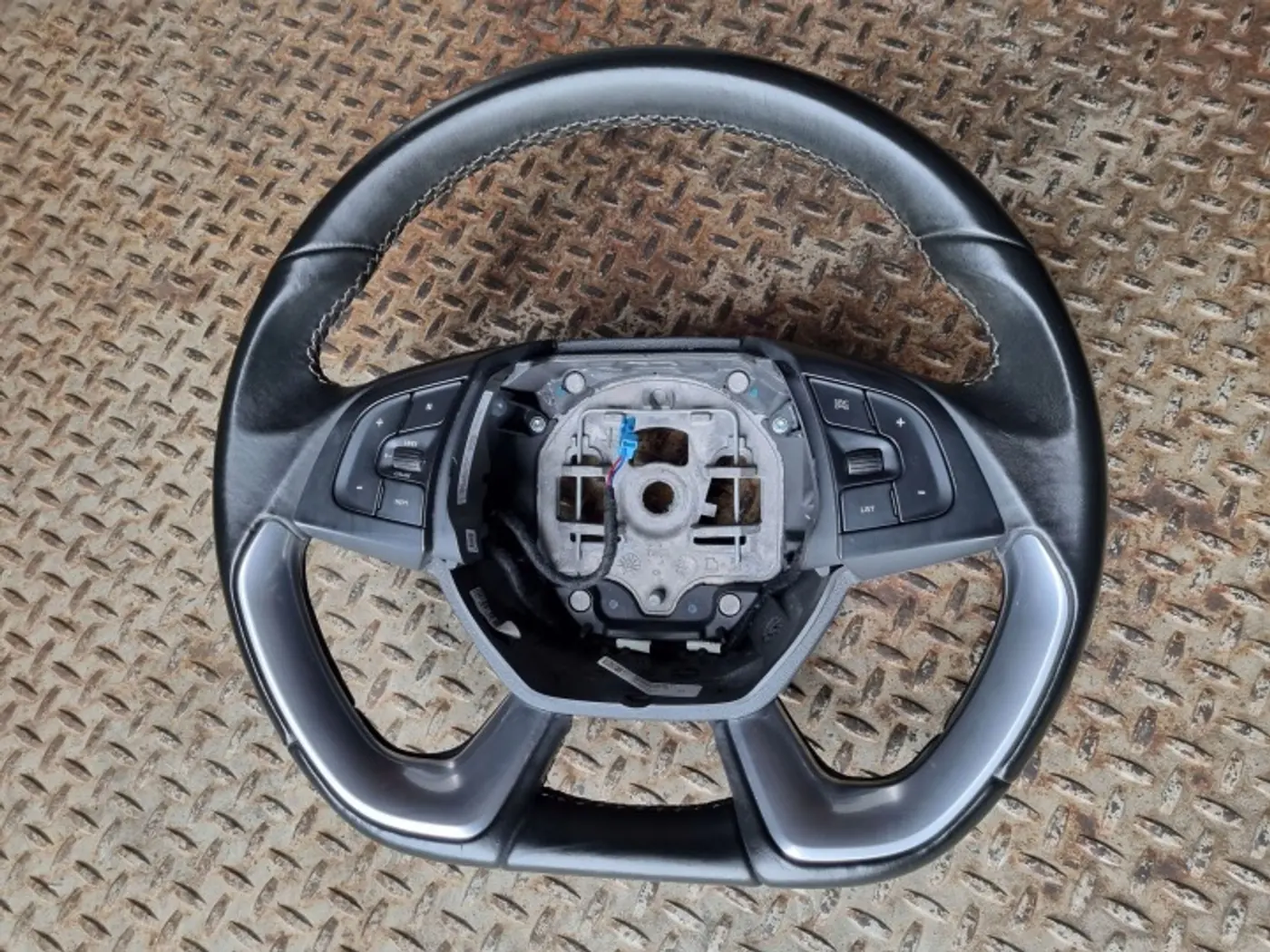 Руль к DS 5 2015