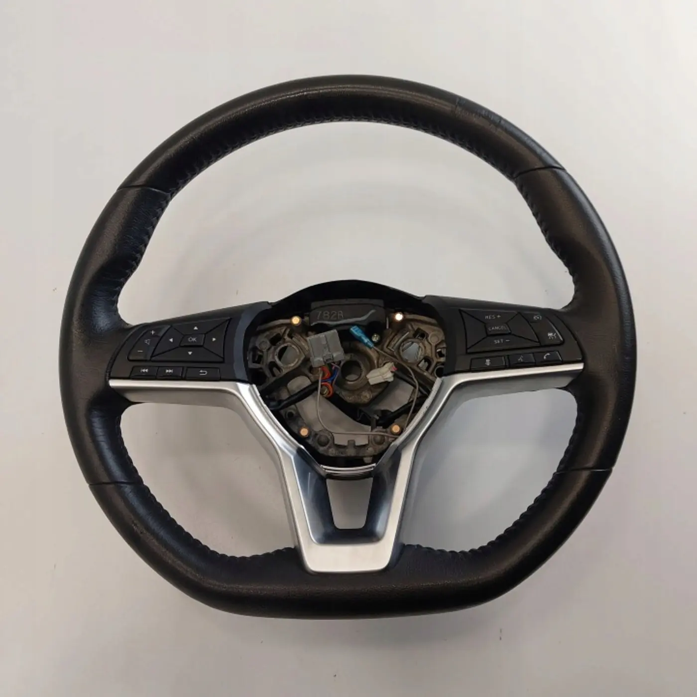 Руль к Nissan Leaf 2017