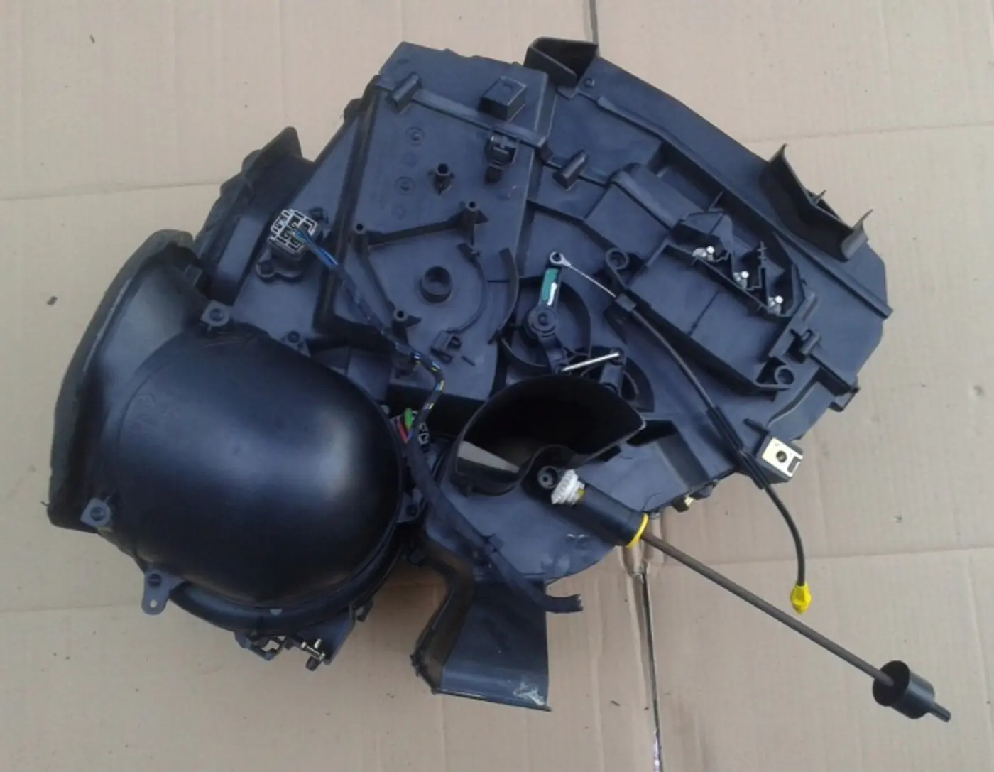 Отопитель в сборе (печка) к Ford Fiesta 2001