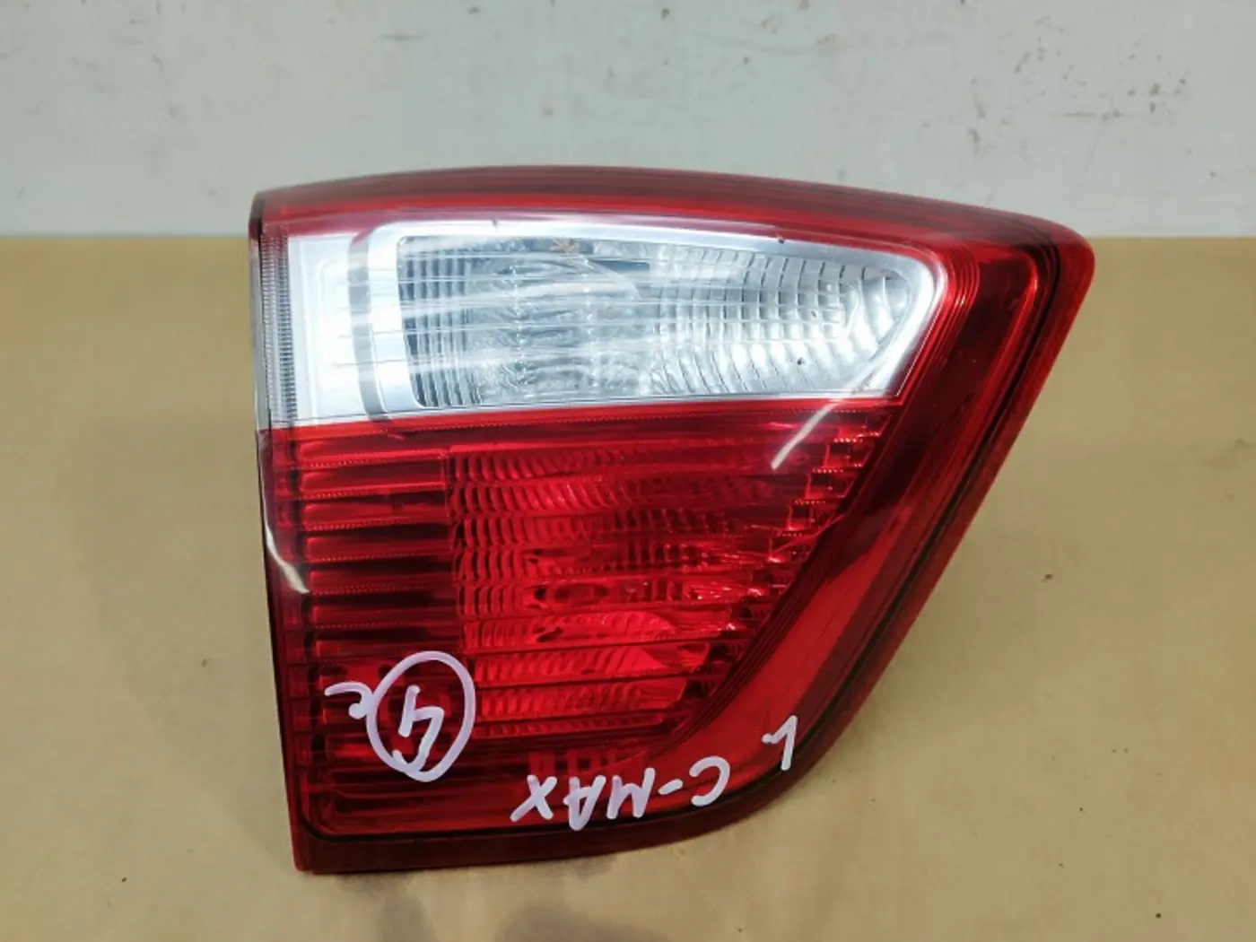 Фонарь задний левый к Ford C-MAX 2010