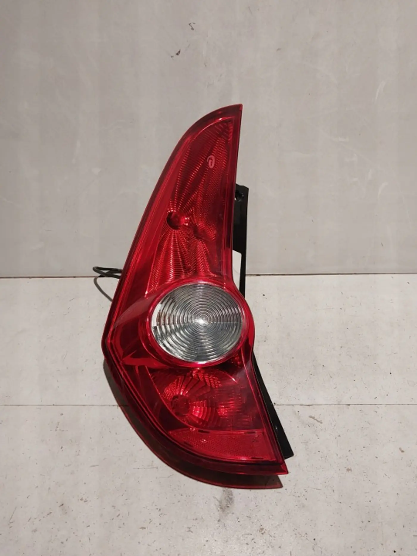 Фонарь задний левый к Opel Agila 2008