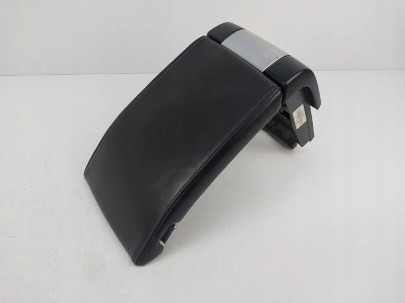 Подлокотник к Volvo S80 2006