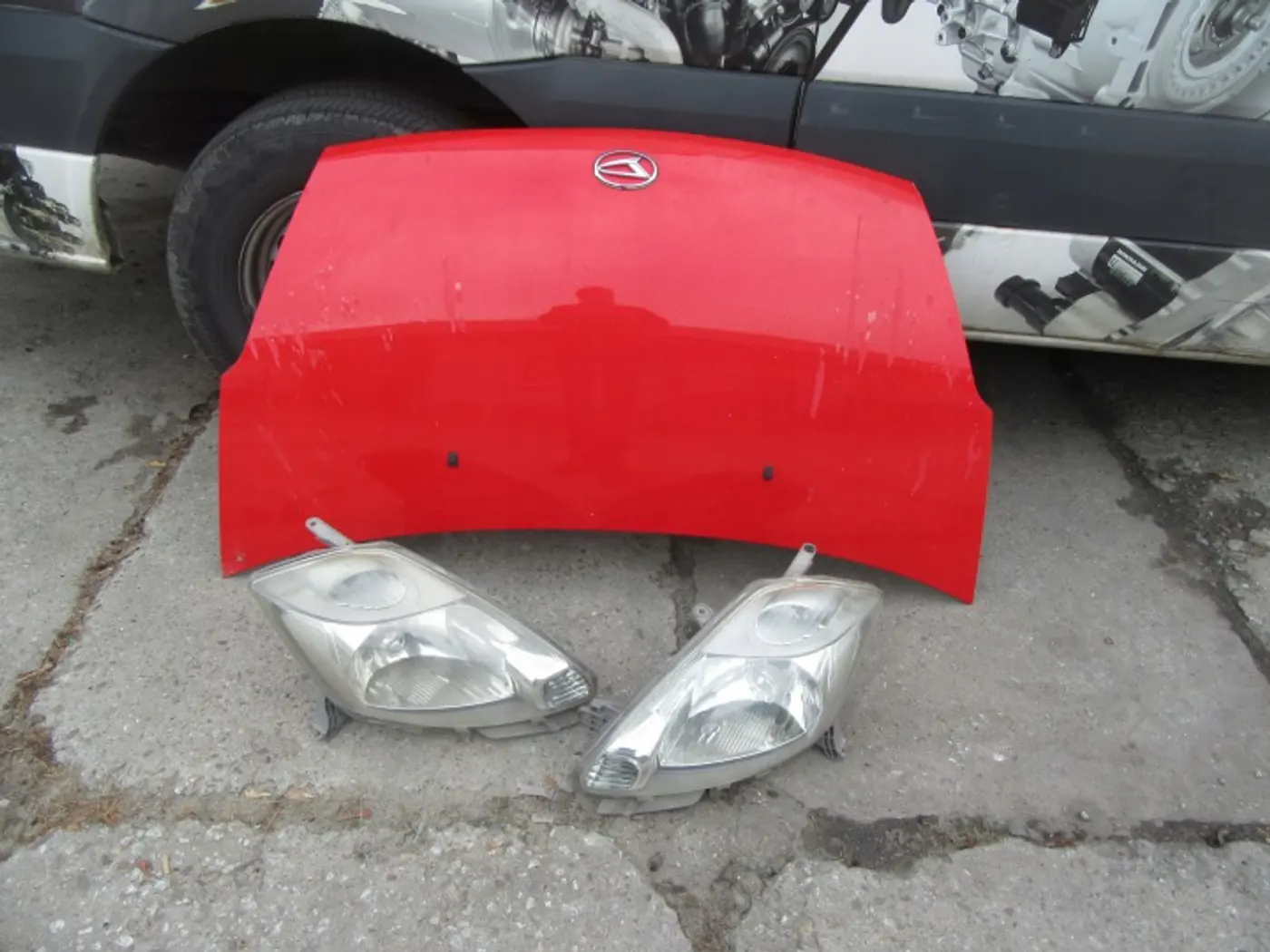 Капот к Daihatsu Sirion 2002