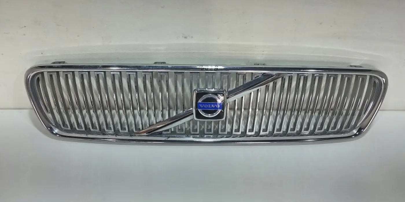Решетка радиатора к Volvo S40 2004