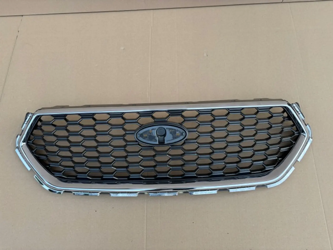 Решетка радиатора к Ford Kuga 2013
