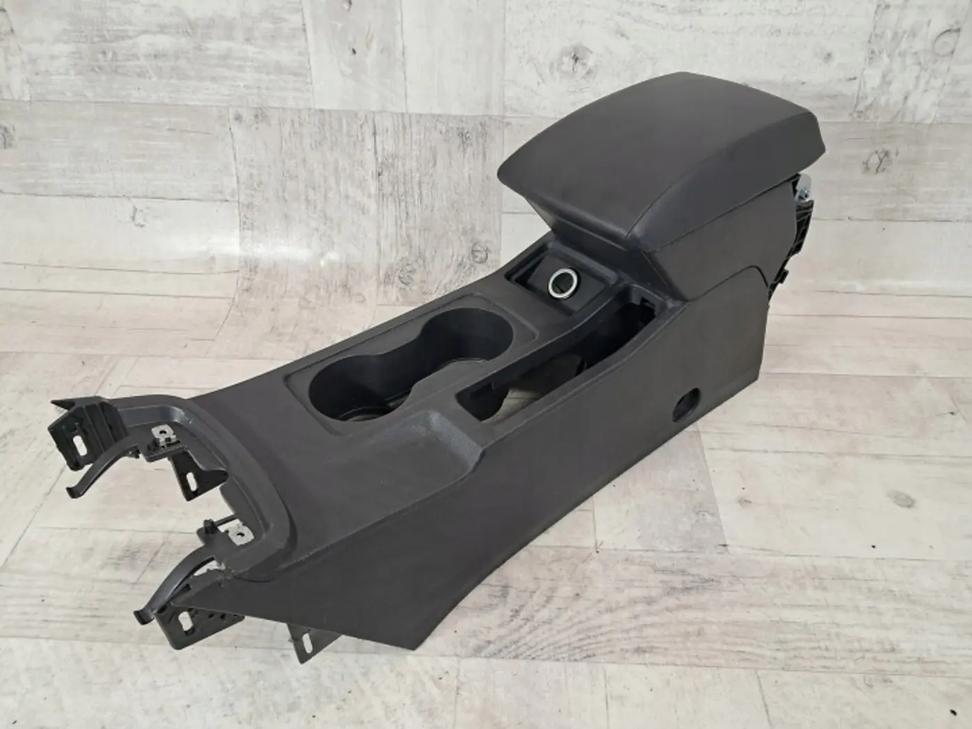 Подлокотник к SEAT Leon 2012