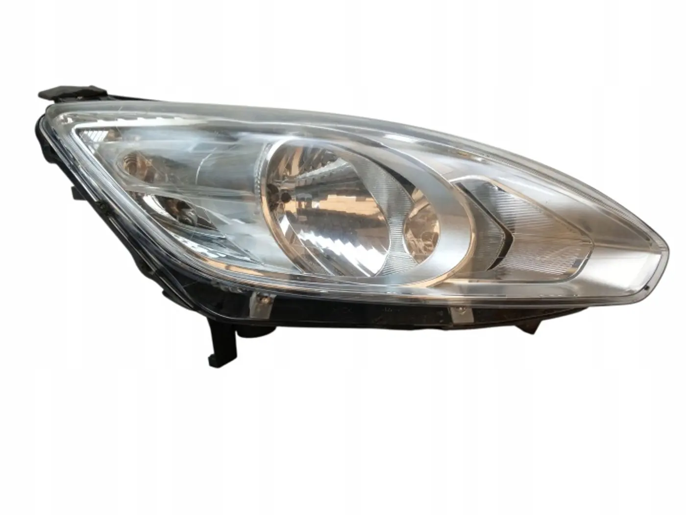 Фара правая к Ford C-MAX 2010