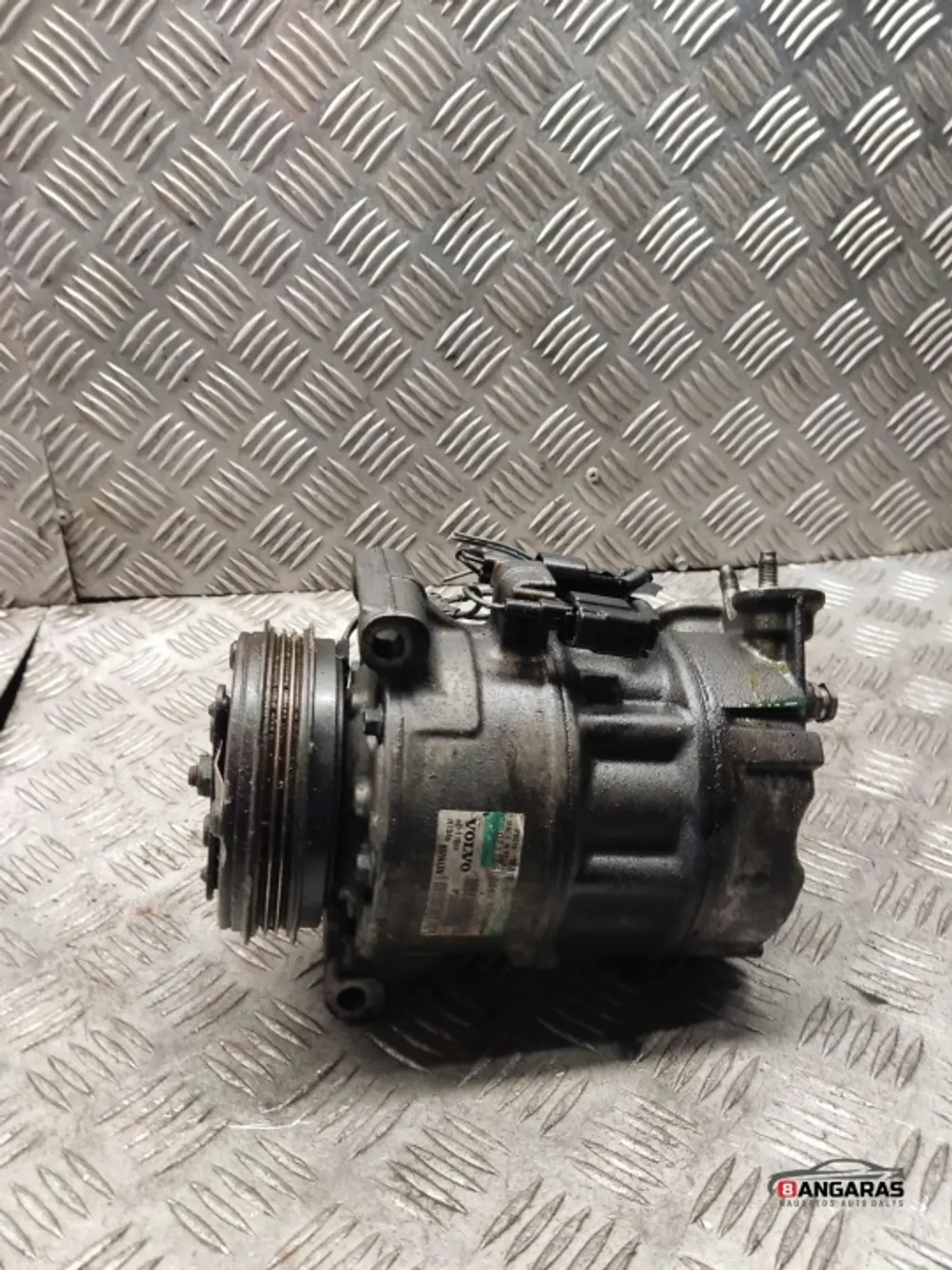 Компрессор кондиционера к Volvo XC70 2007