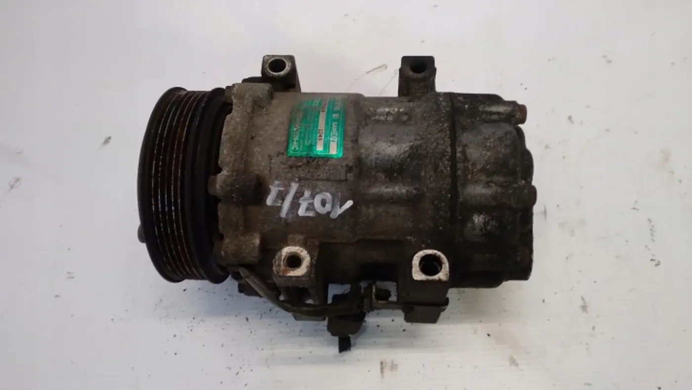 Компрессор кондиционера к Volvo V50 2003