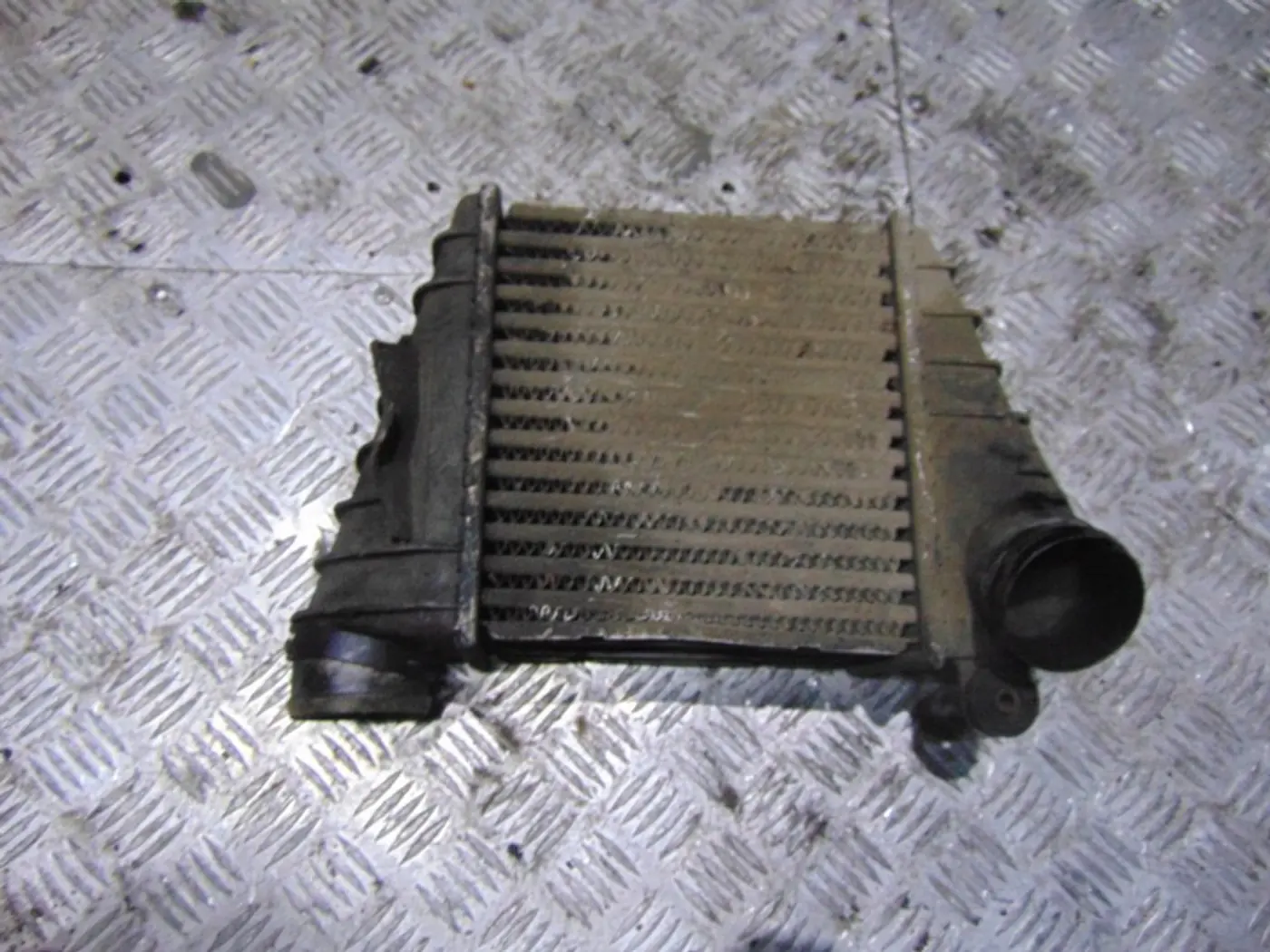 Интеркулер к Audi A4 2004