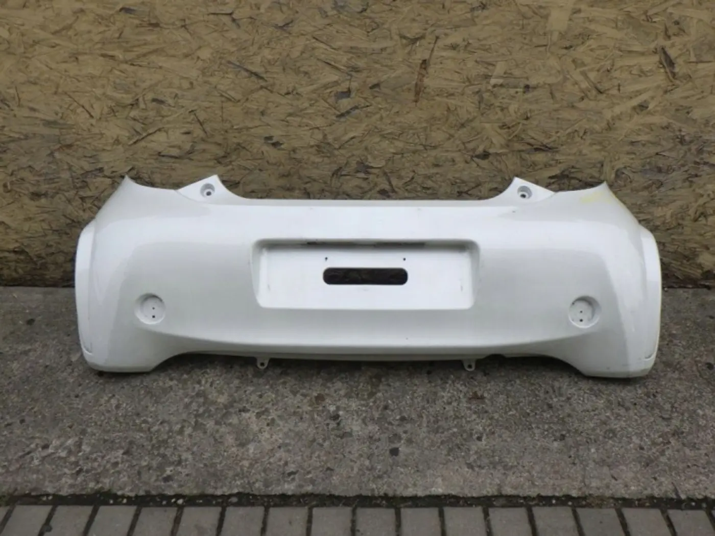 Бампер задний к Toyota iQ 2008
