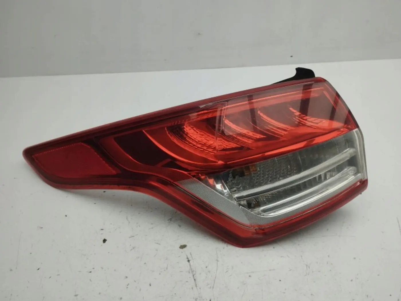Фонарь задний левый к Ford Kuga 2013