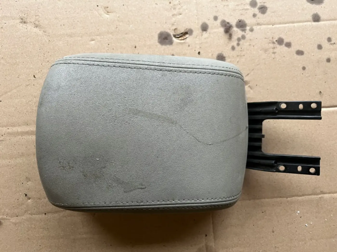 Подлокотник к Volvo S40 2004