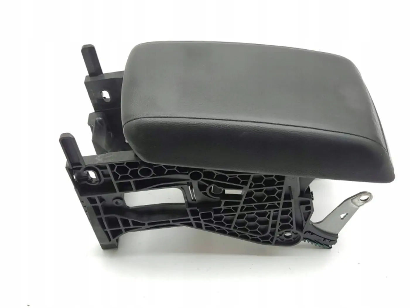 Подлокотник к SEAT Ateca 2016